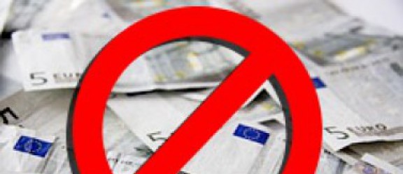 Polskie banki rezygnują z udzielania kredytów walutowych