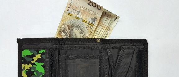 Elbląg: W Castoramie znaleziono portfel z pieniędzmi 