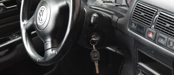 Elbląg: Zostawiła samochód z kluczykami przed sklepem i auto zniknęło 