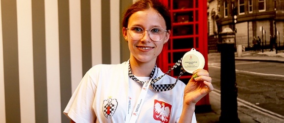 Nie przegrała żadnej partii, wygrała z  mistrzynią Europy. Wielki sukces elblążanki na ME juniorów w szachach (+ zdjęcia)