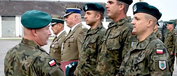 Kolejni żołnierze stawiają się do służby w 16. Pułku Logistycznym w Elblągu
