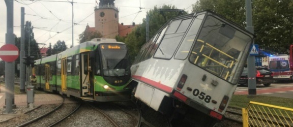 Zderzenie dwóch tramwajów w centrum Elbląga. Dwie osoby poszkodowane
