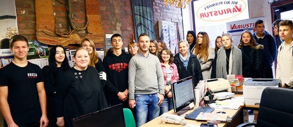 Uczniowie ZSG w Elblągu wzięli udział w lekcji pokazowej w Biurze Podróży Variustur (+ zdjęcia)