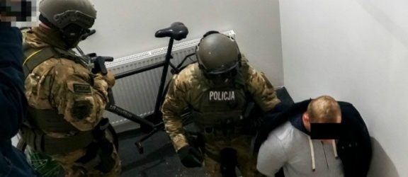  Ogólnopolska akcja policjantów i antyterrorystów także w Elblągu. Znaczna ilość narkotyków 