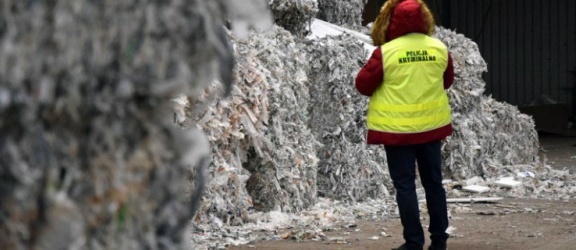 220 ton nielegalnych brytyjskich odpadów pod Elblągiem