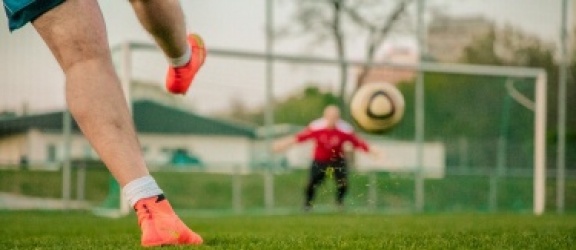 Buty piłkarskie - jak wybrać najlepsze buty do gry w piłkę nożną? 