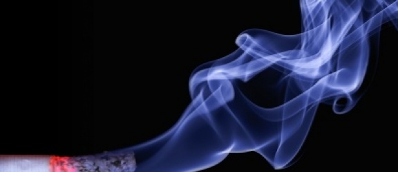 Jak usunąć z pomieszczenia dym tytoniowy? Filtr powietrza do domu może ci pomóc!