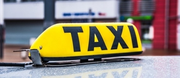 Niezadowolony klient uszkodził taksówkę w Elblągu
