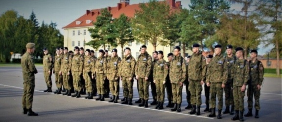 Żołnierze 43blp szkolą kadetów z Elbląga
