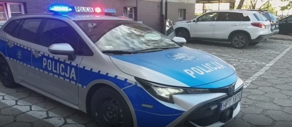 Policjanci z Pasłęka otrzymali hybrydową toyotę