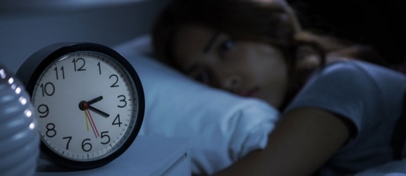 Czym grozi brak snu? Konsekwencje i objawy braku snu