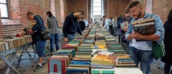 Podaruje drugie życie książkom: biblioteczny kiermasz