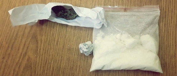 W mieszkaniu mieszkańca Elbląga znaleziono amfetaminę i marihuanę