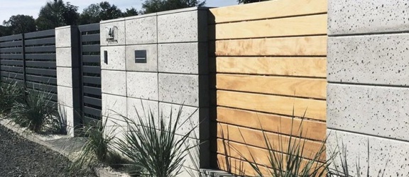 Ogrodzenie z bloczków betonowych – zalety, które przekonują