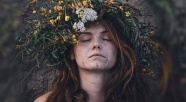 Zapraszamy na spektakl „Opowieści wiejskich dziewuch” – niedziela, 29 czerwca, godz. 18:00, Biblioteka Elbląska