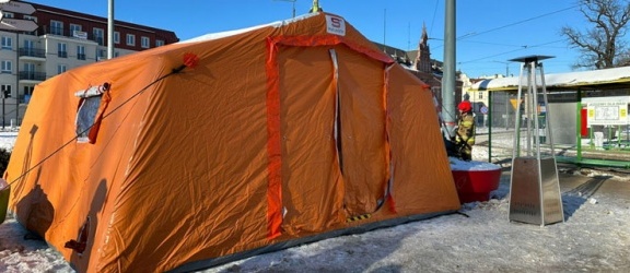 Ogrzewany namiot z ciepłymi napojami w centrum Elbląga