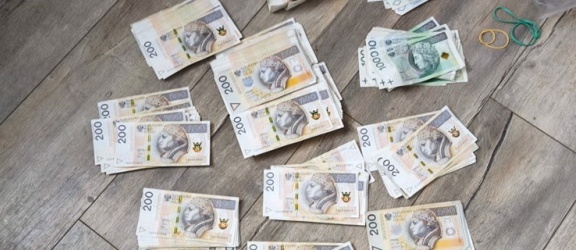 Nieuczciwi handlarze aut z zarzutami