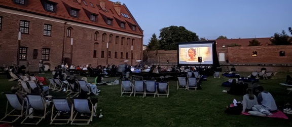 Letnie Kino pod Chmurką