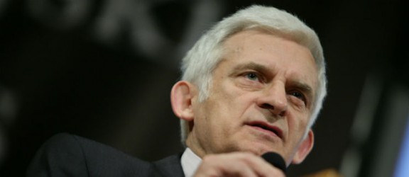 Jerzy Buzek w Elblągu na zakończeniu roku w I L.O.