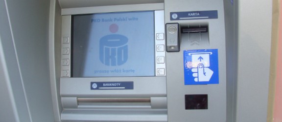 Klienci PKO BP mają problemy z bankomatami i kartami
