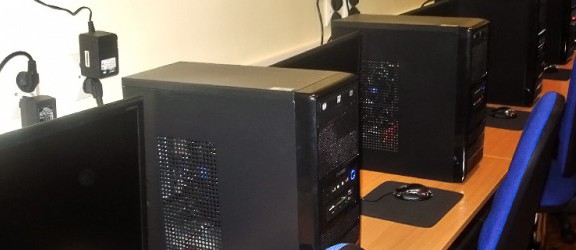 Nowe sale komputerowe dla elbląskich uczniów