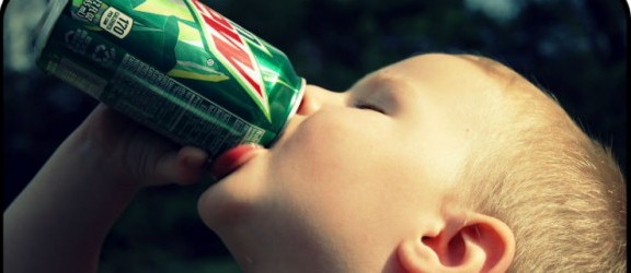 Sprzedaż napojów energetycznych dzieciom? Sprawdzamy elbląskie szkoły